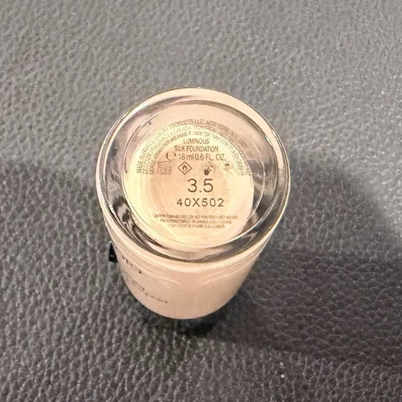 Giorgio Armani Luminous Silk Foundation - Shade #3.5 - Picture 3 of 3
